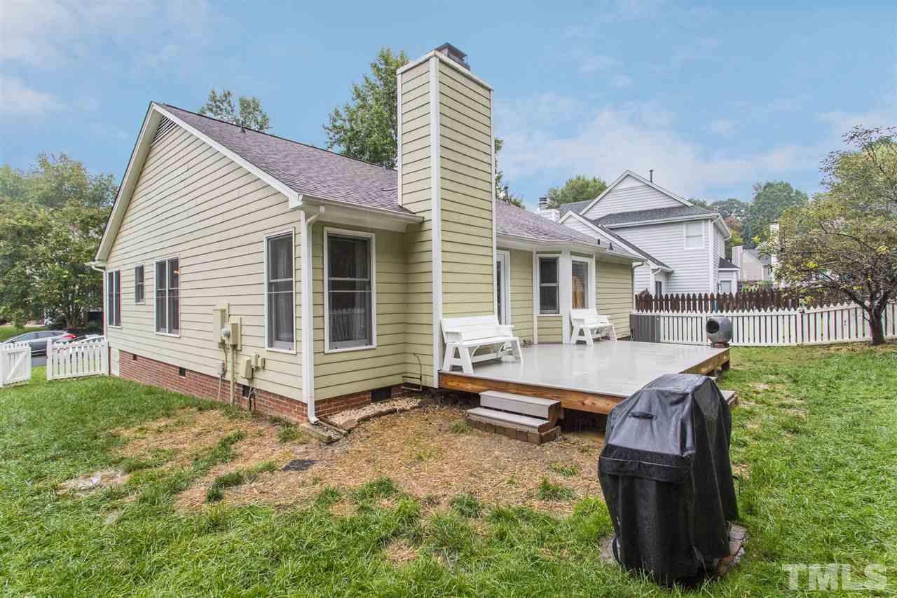 5613 Edgebury Road Raleigh, NC 27613 - Photo 3 of 15