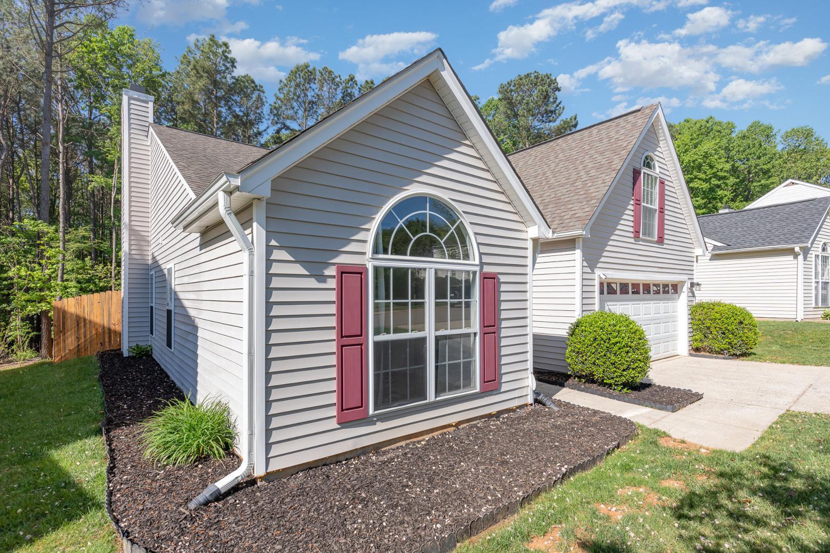 9212 Erinsbrook Drive Raleigh, NC 27617 - Photo 3 of 27 Photo #3