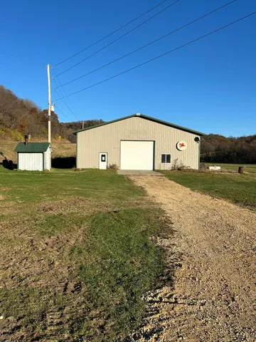 $309,900 | 26766 Co Hwy DD, Rockbridge, WI 53581