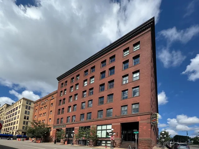 $174,900 | 289 5th Street East, Unit 408, St. Paul, MN 55101