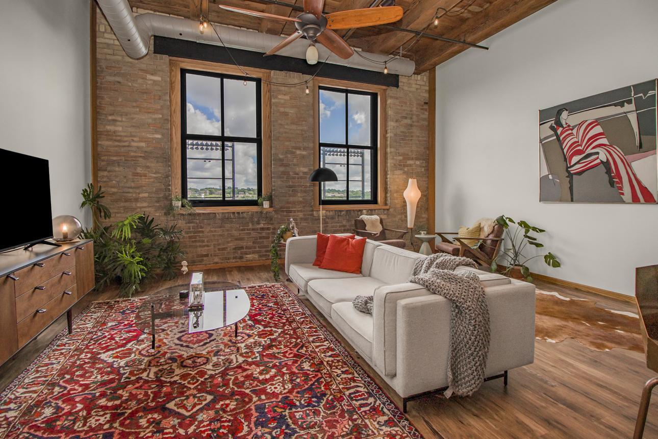 289 5th Street East, Unit 408 St. Paul, MN 55101 - Photo 4 of 38