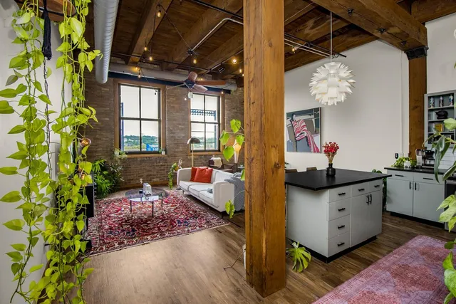 $174,900 | 289 5th Street East, Unit 408, St. Paul, MN 55101