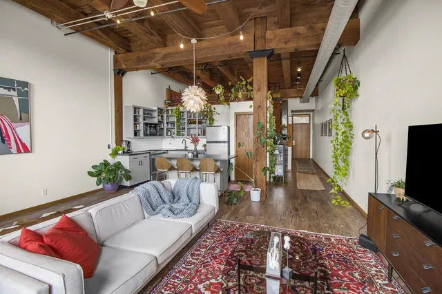 $174,900 | 289 5th Street East, Unit 408, St. Paul, MN 55101