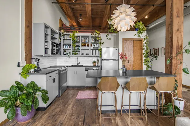 $174,900 | 289 5th Street East, Unit 408, St. Paul, MN 55101