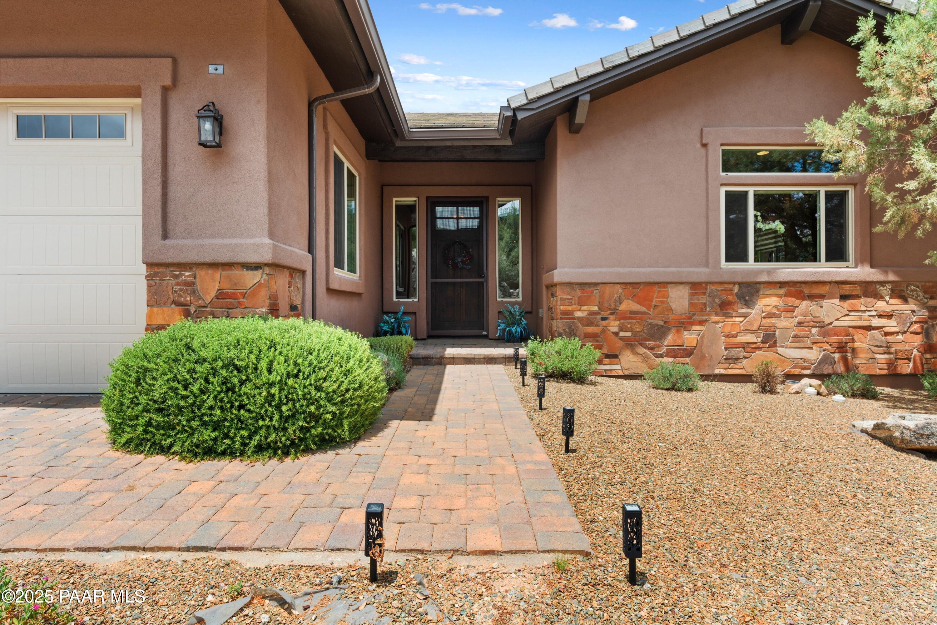 1468 Butte Road Prescott, AZ 86303 - Photo 3 of 31 front view of a house