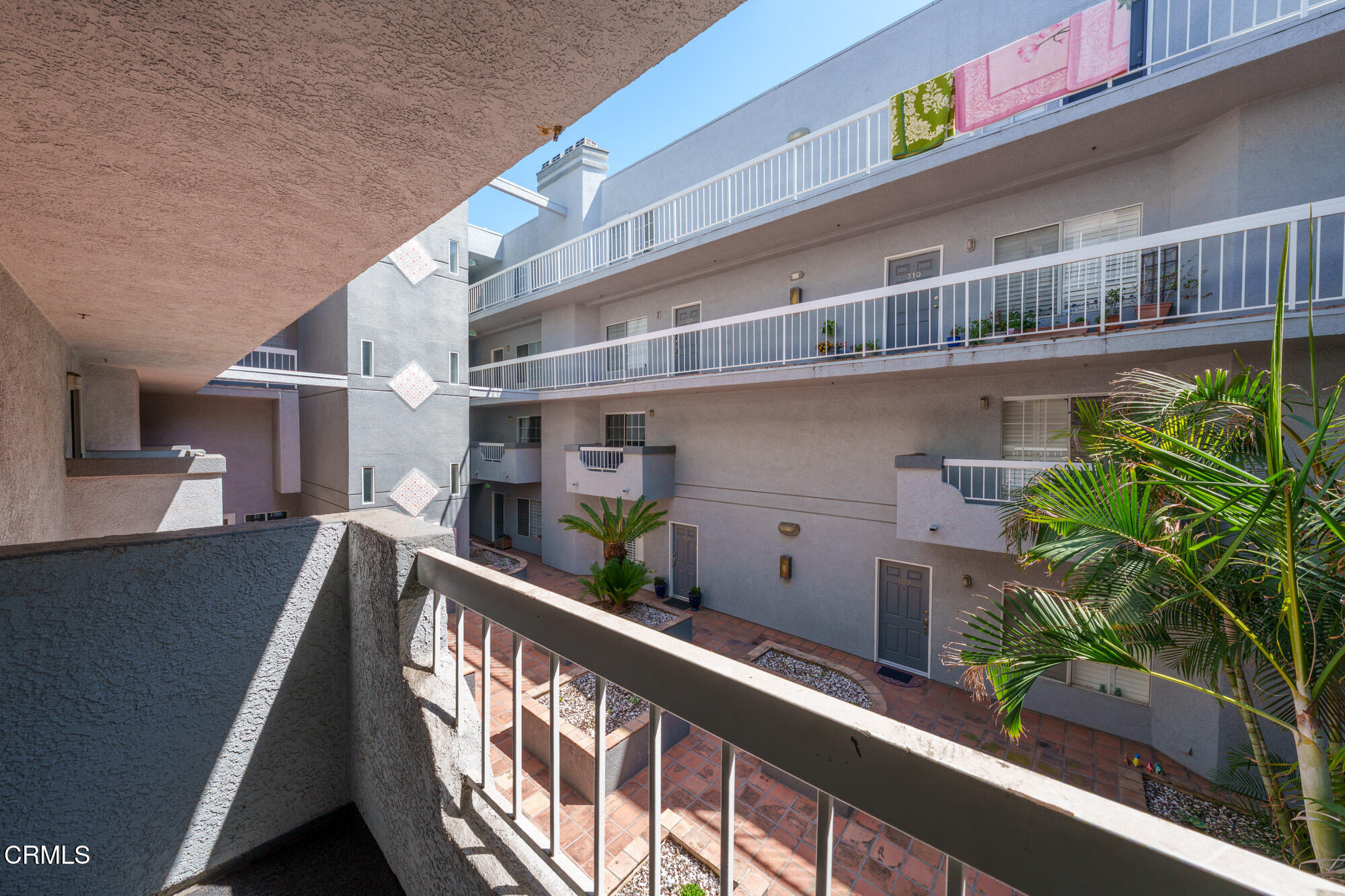 10925 Blix Street, Unit 102 Toluca Lake, CA 91602 - Photo 13 of 29 10925 Blix St-27