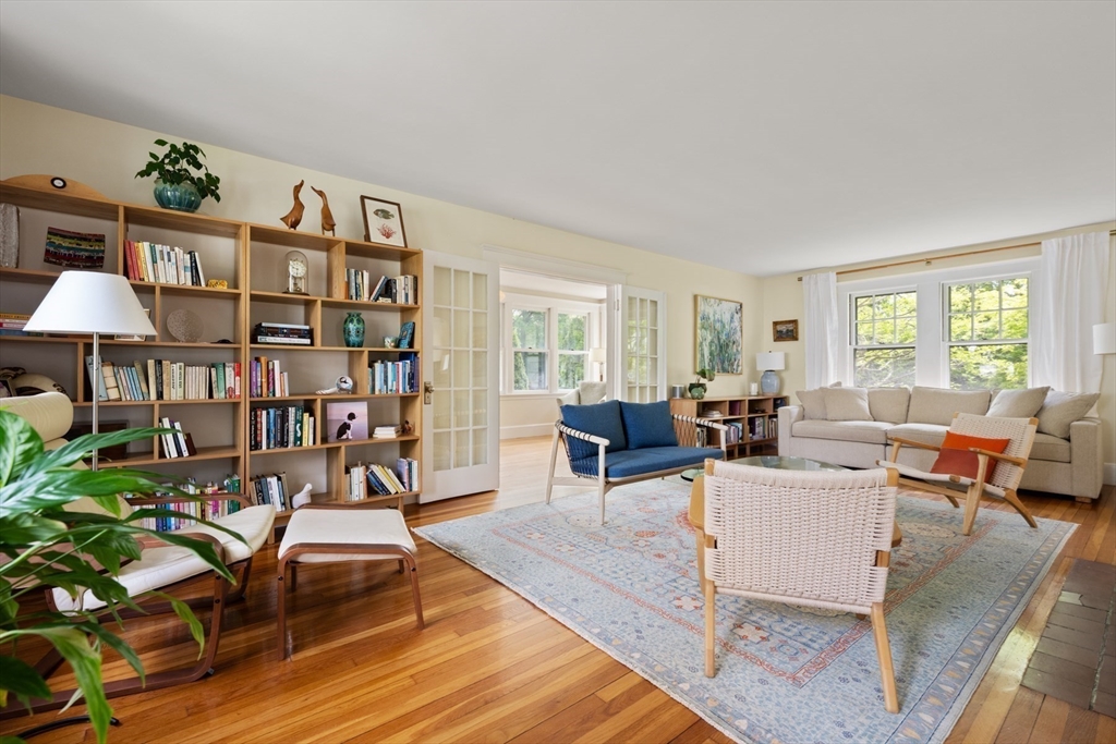 8 Charlotte Road Marblehead, MA 01945 - Photo 4 of 37 a living room with furniture and a potted plant
