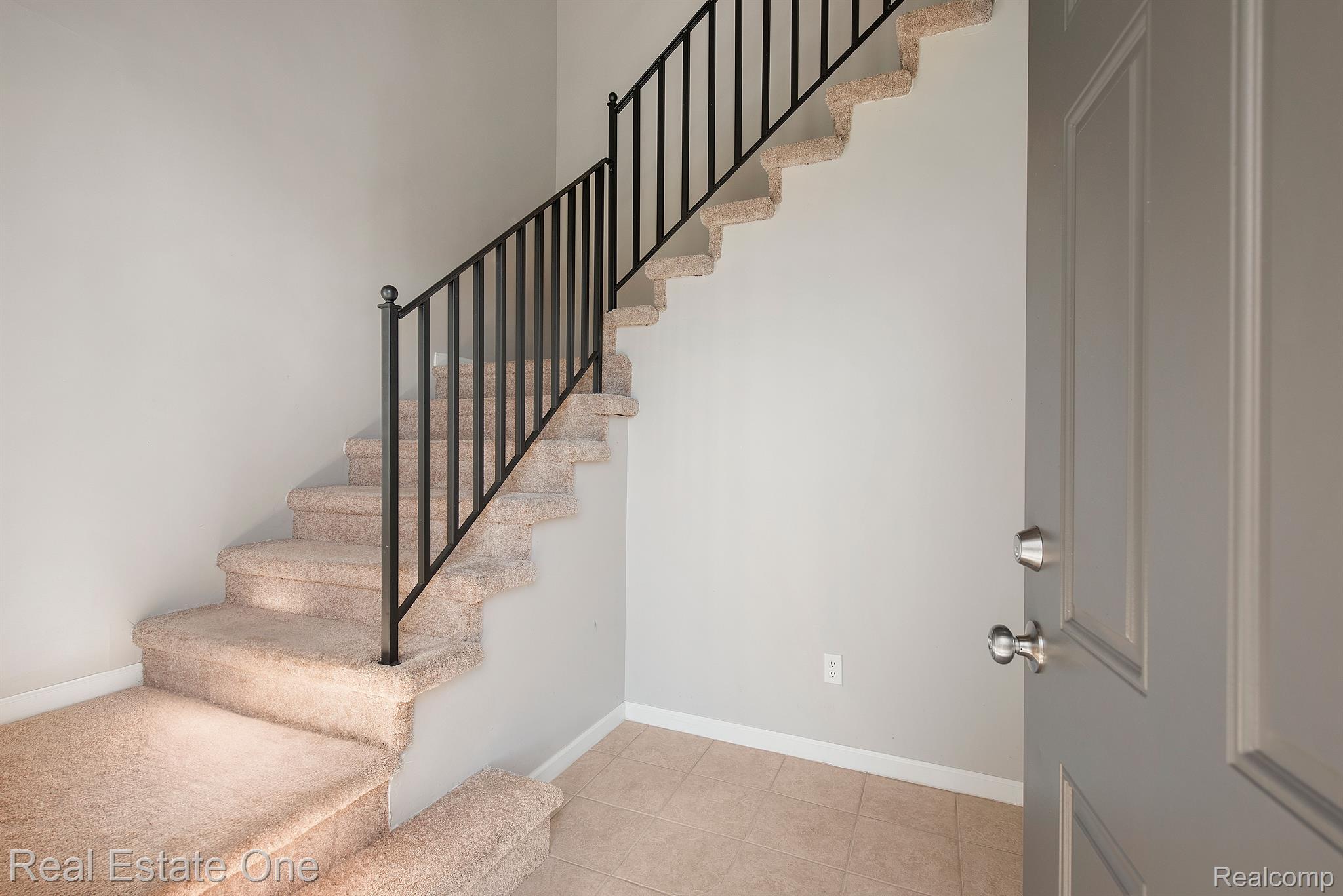 1845 Flagstone Circle Rochester, MI 48307 - Photo 22 of 29 Gallery Image 22