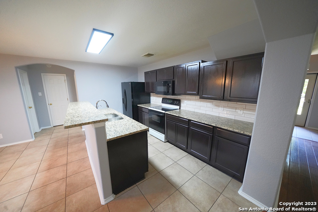 3907 Whisper View Schertz, TX 78108 - Photo 11 of 50