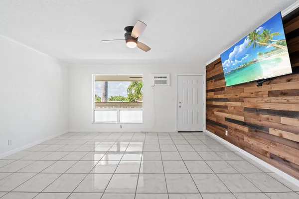 $295,000 | 1780 Southeast 4th Street, Pompano Beach, FL 33060