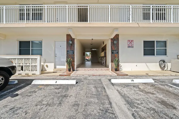 $295,000 | 1780 Southeast 4th Street, Pompano Beach, FL 33060