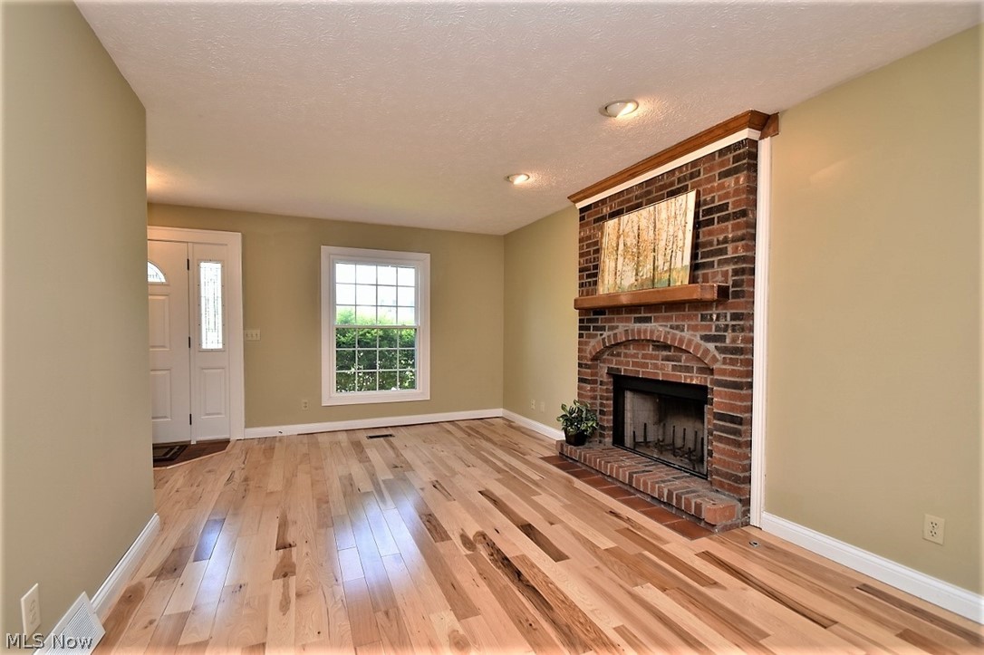 3707 Riedham Road Cleveland, OH 44120 - Photo 5 of 35