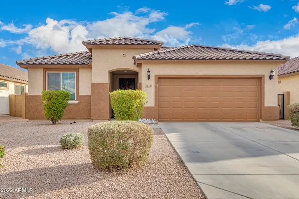 $2,695 | 943 West Danish Red Trail, San Tan Valley, AZ 85143