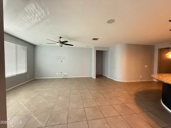 $2,695 | 943 West Danish Red Trail, San Tan Valley, AZ 85143