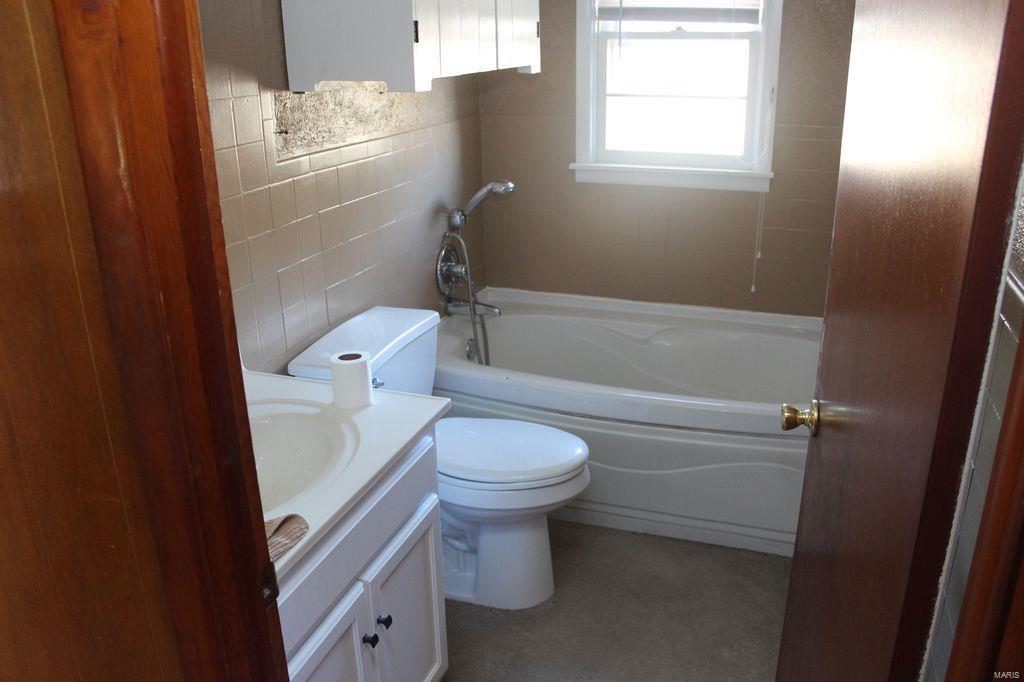 9933 Shipman Road Shipman, IL 62685 - Photo 16 of 39