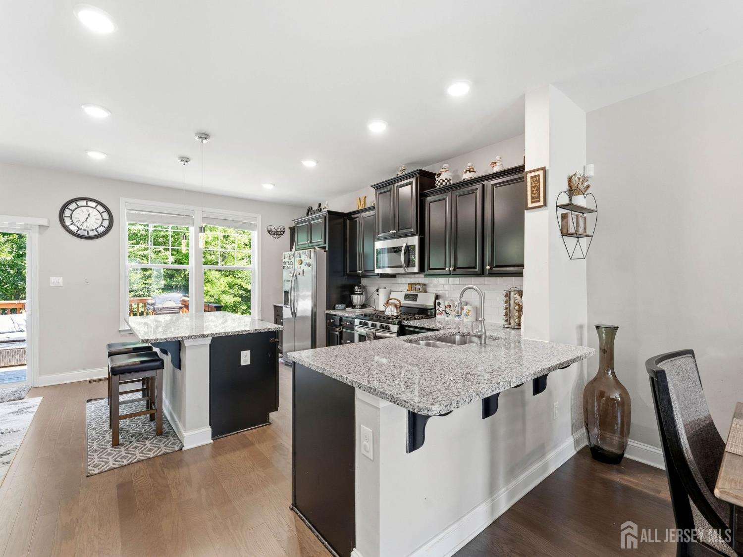 33 Sullivan Way Evesham, NJ 08053 - Photo 3 of 46