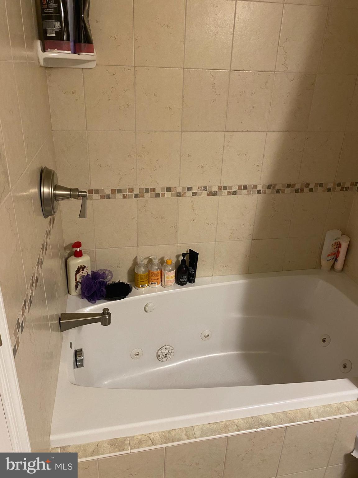 2175 Kirk Road Abington, PA 19001 - Photo 19 of 22 Jacuzzi tub