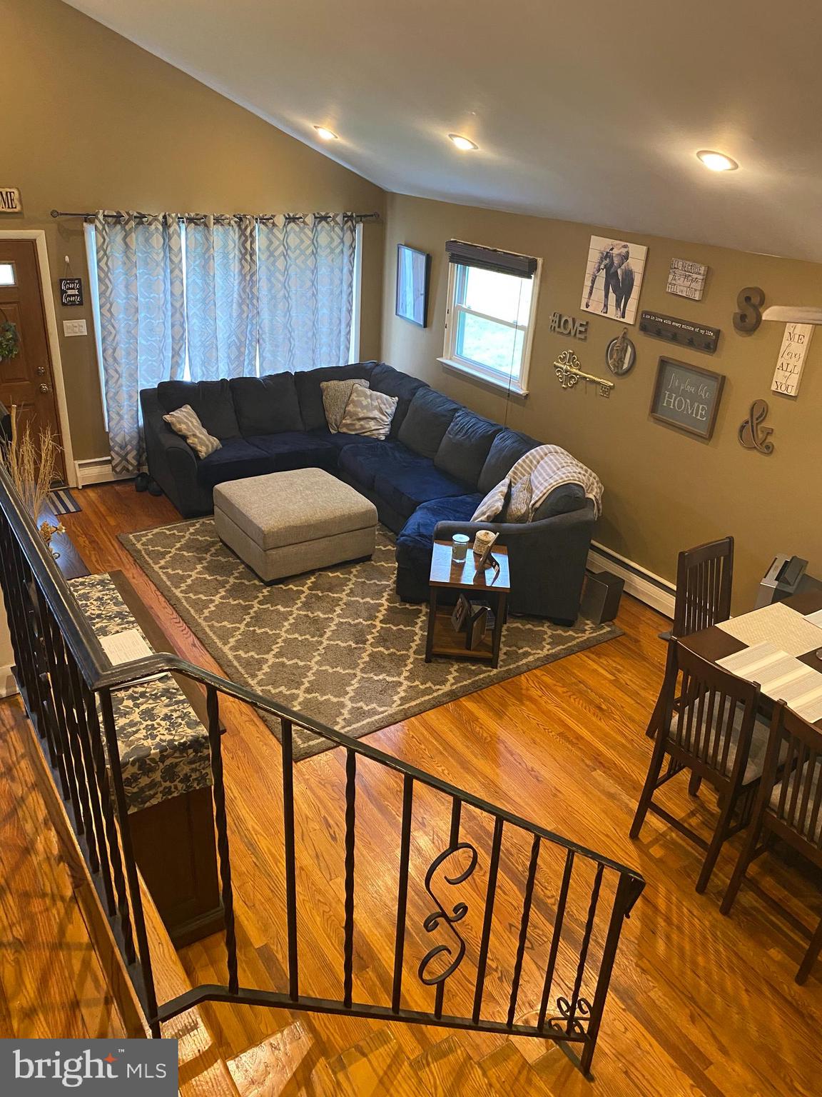 2175 Kirk Road Abington, PA 19001 - Photo 6 of 22 Livingroom