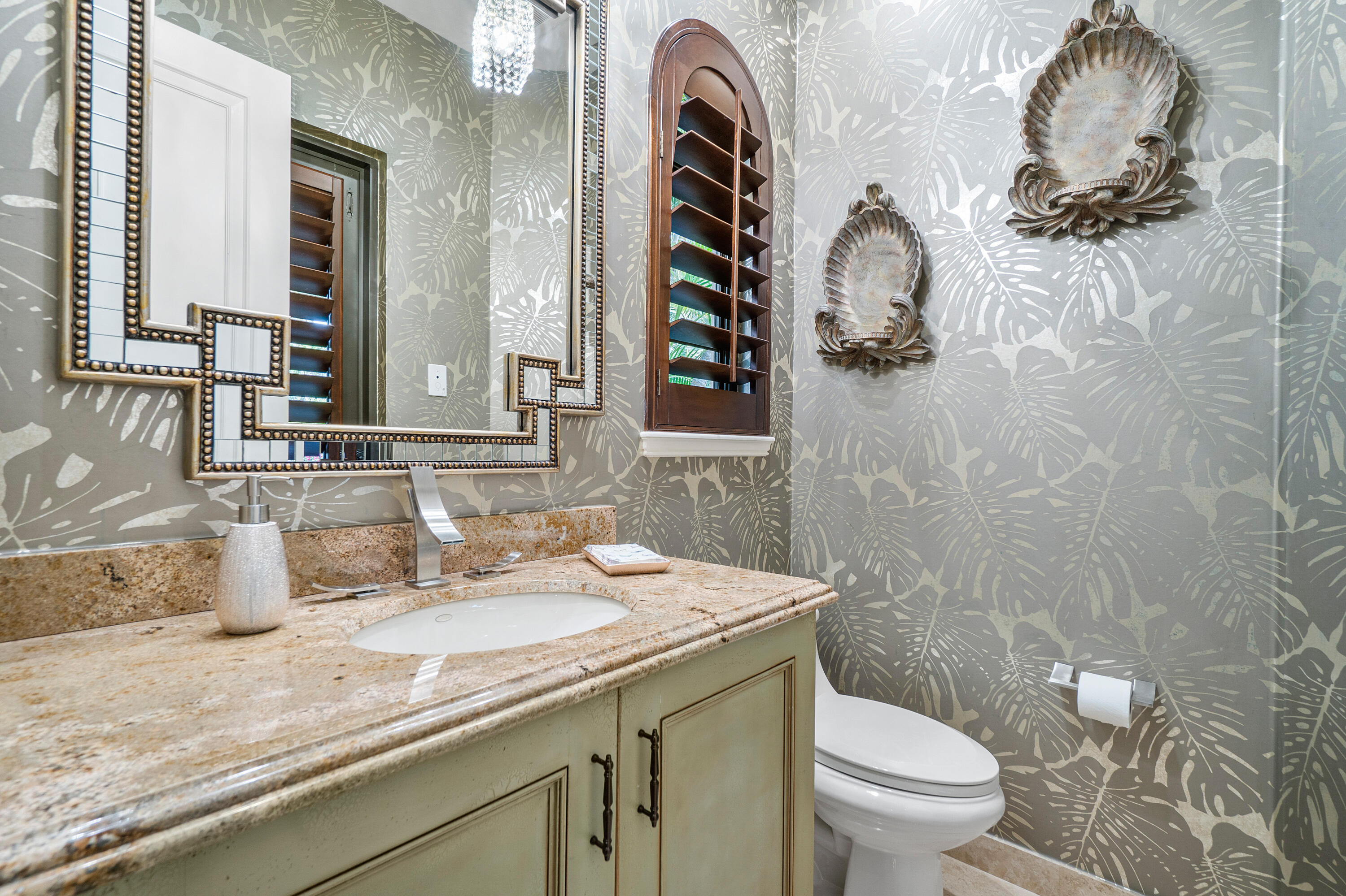 9253 Este Lago Way Boca Raton, FL 33496 - Photo 27 of 75 Bathroom 2