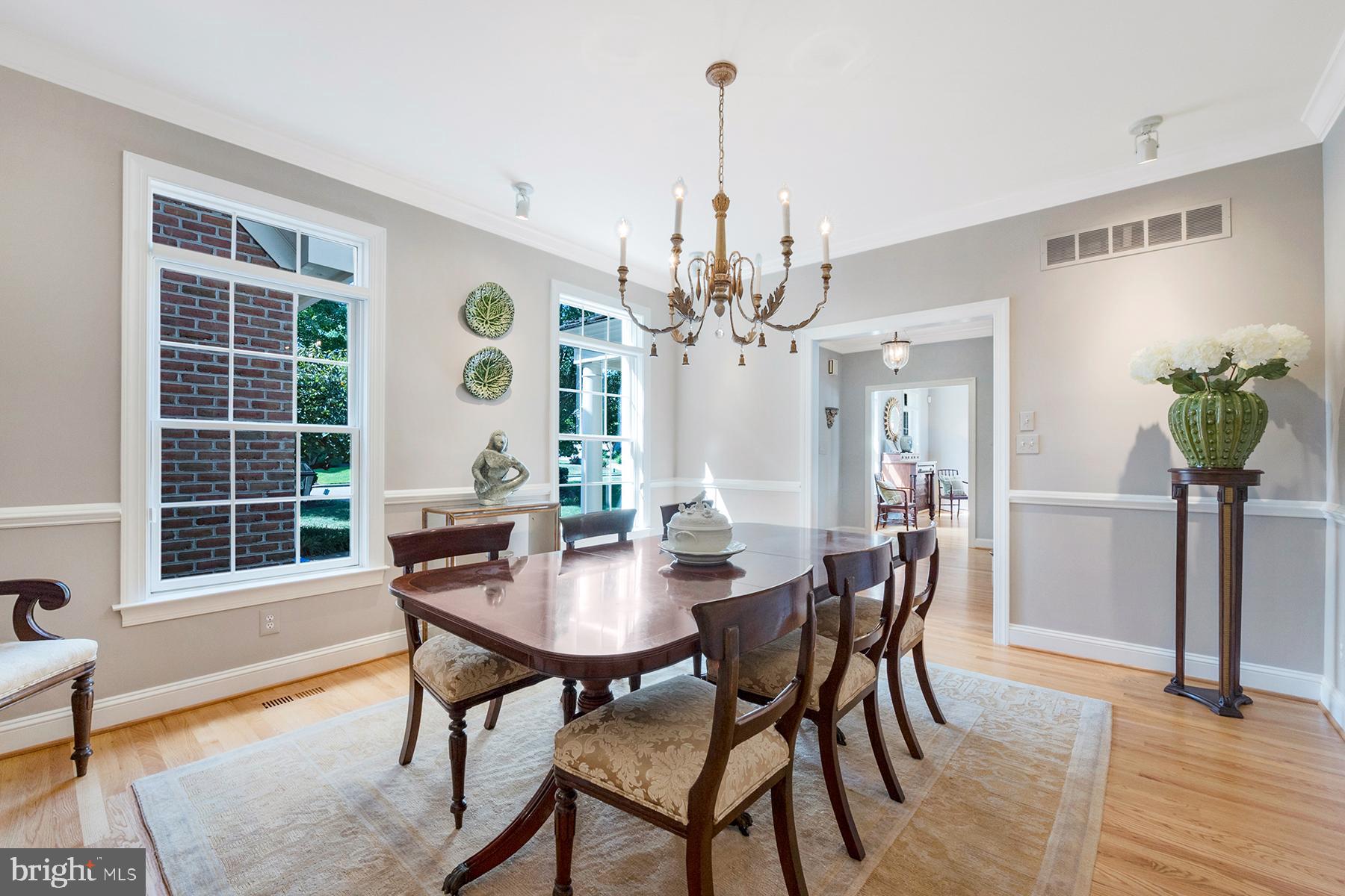 710 South River Landing Road Edgewater, MD 21037 - Photo 13 of 55 Dining room has crown molding and chair rail