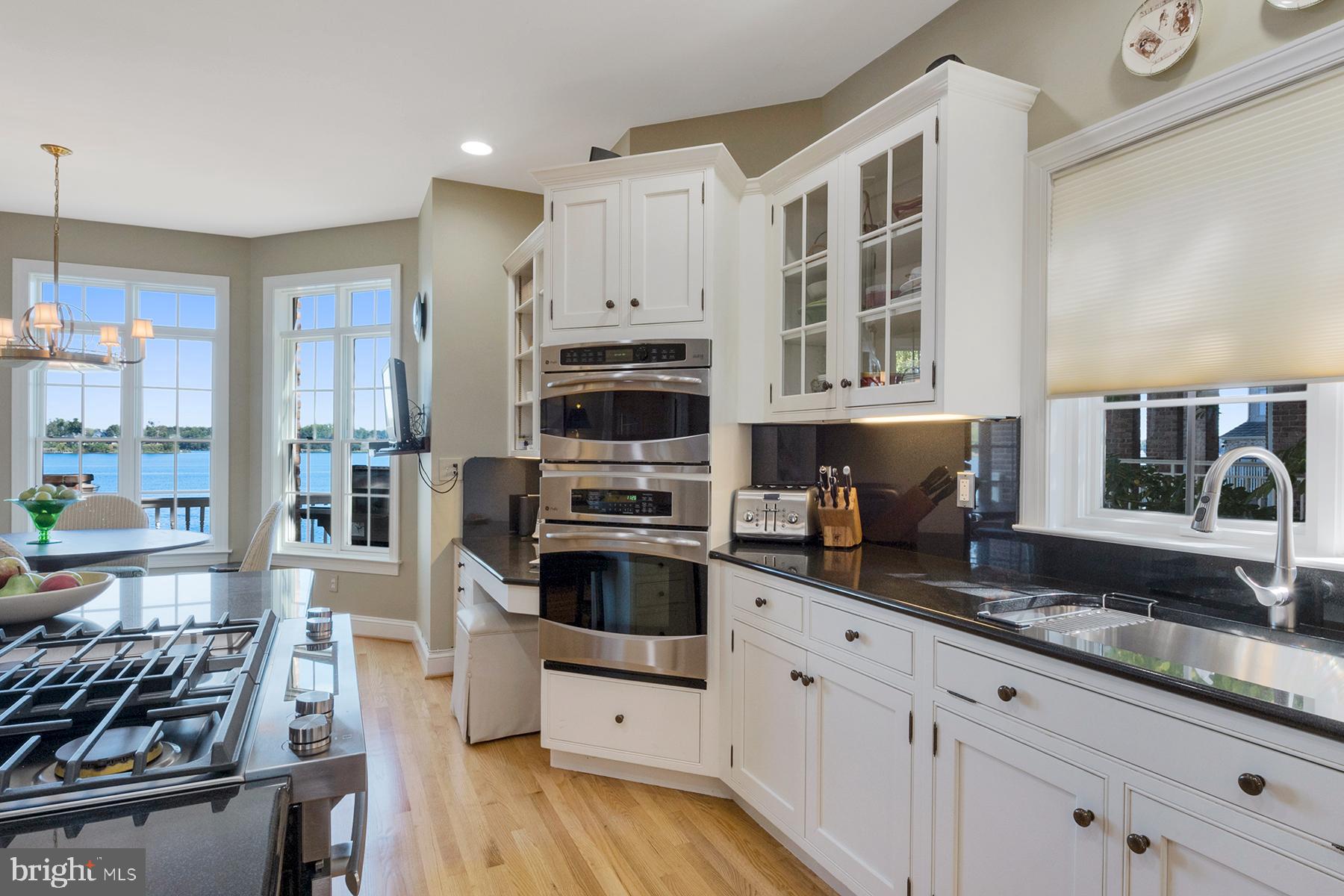 710 South River Landing Road Edgewater, MD 21037 - Photo 16 of 55 Double oven and more storage