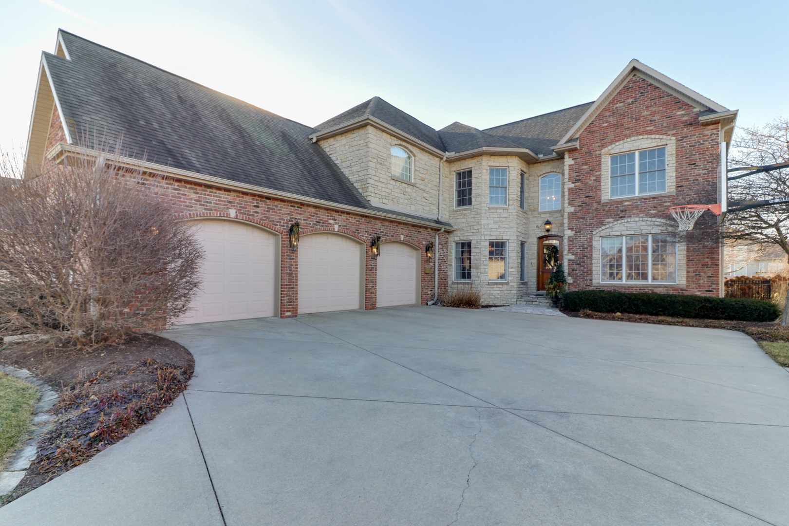 8 Derby Way Bloomington, IL 61704 - Photo 2 of 50