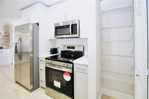 $4,400 | 244 Northwest 6th Avenue, Delray Beach, FL 33444