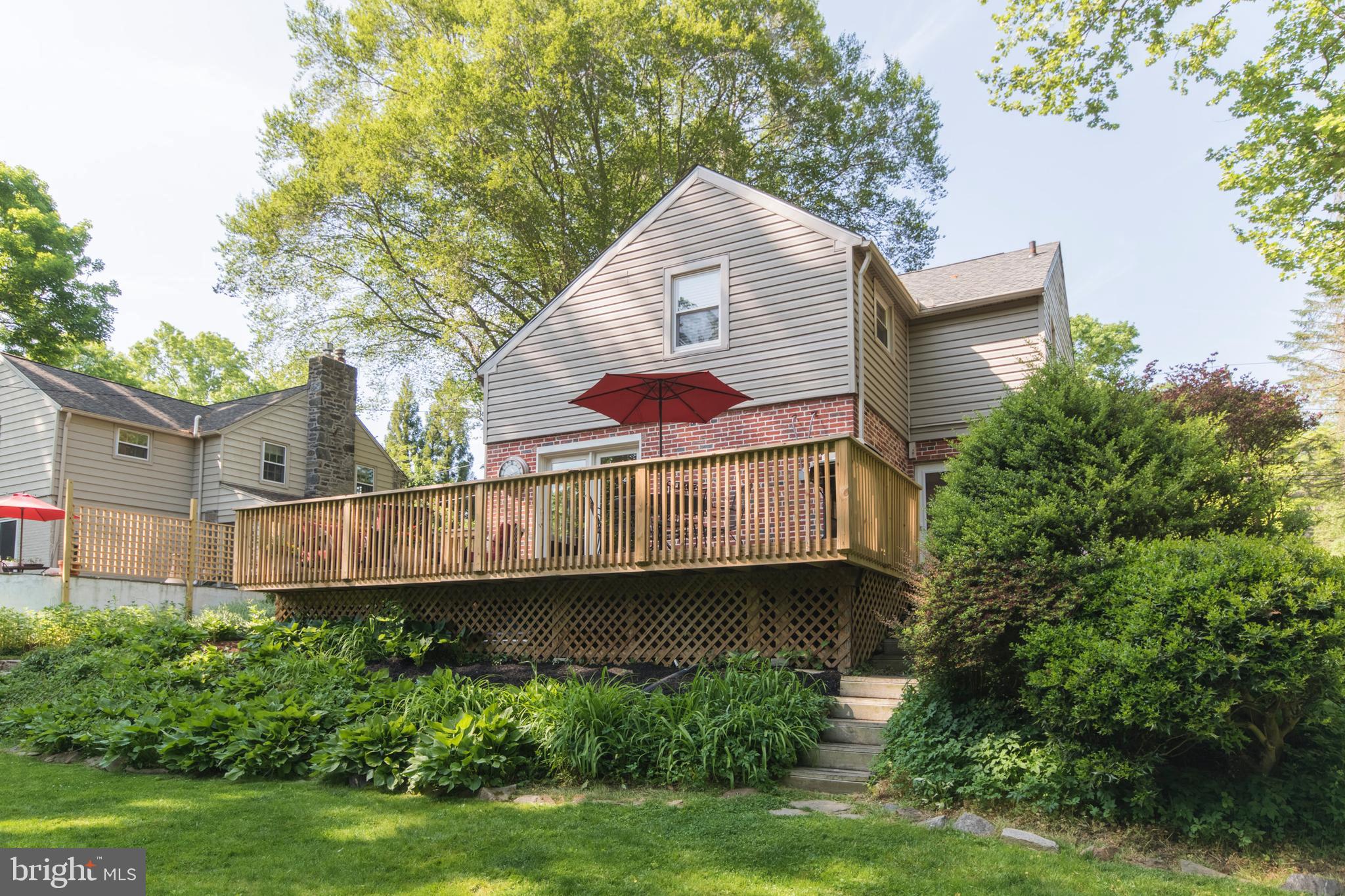 224 Woodward Road Media, PA 19063 - Photo 27 of 28 Large New Deck