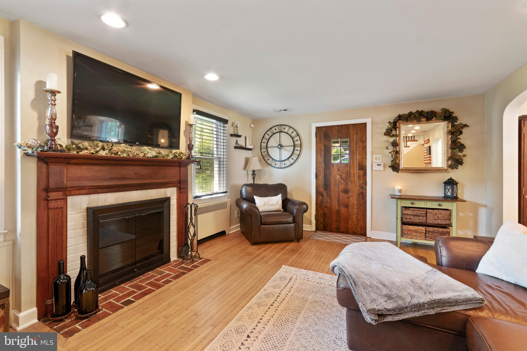 224 Woodward Road Media, PA 19063 - Photo 9 of 28 Living Room