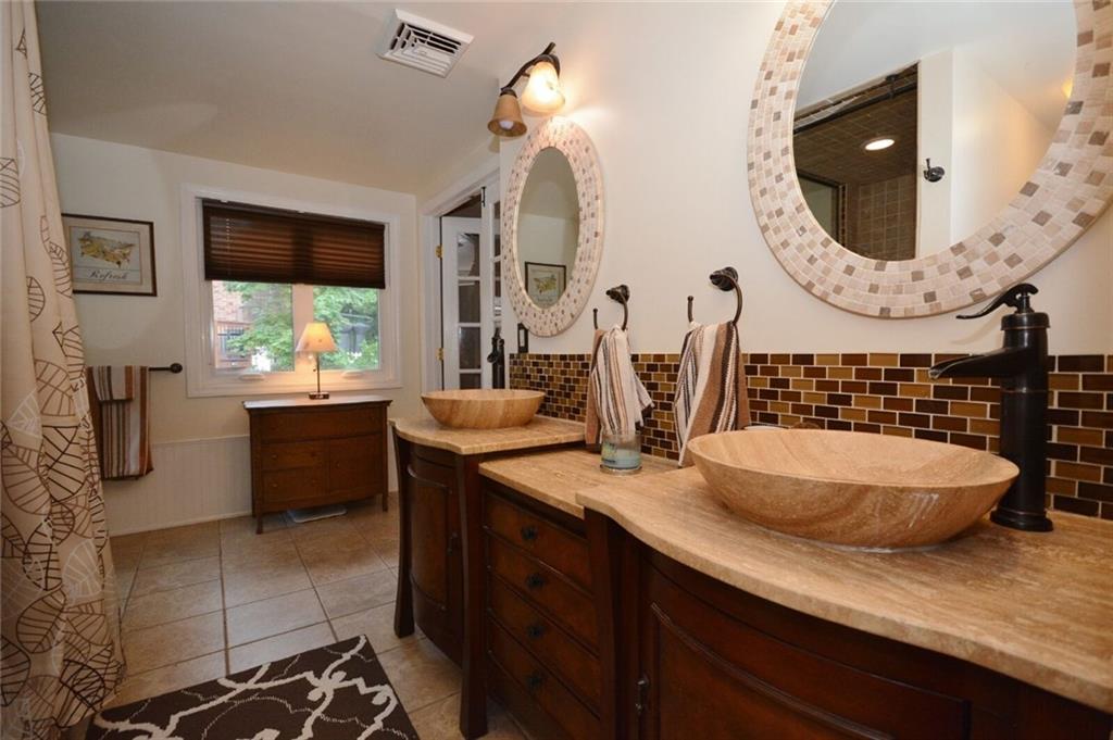3241 Comanche Road Pittsburgh, PA 15241 - Photo 11 of 25 Beautifully decorated and large master bathroom