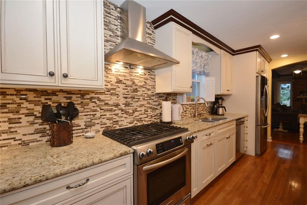 3241 Comanche Road Pittsburgh, PA 15241 - Photo 4 of 25 Stainless steel, commercial grade appliances
