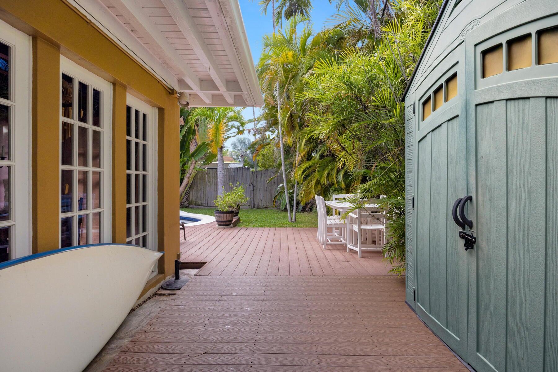 1510 18th Street Key West, FL 33040 - Photo 30 of 42 Side of home