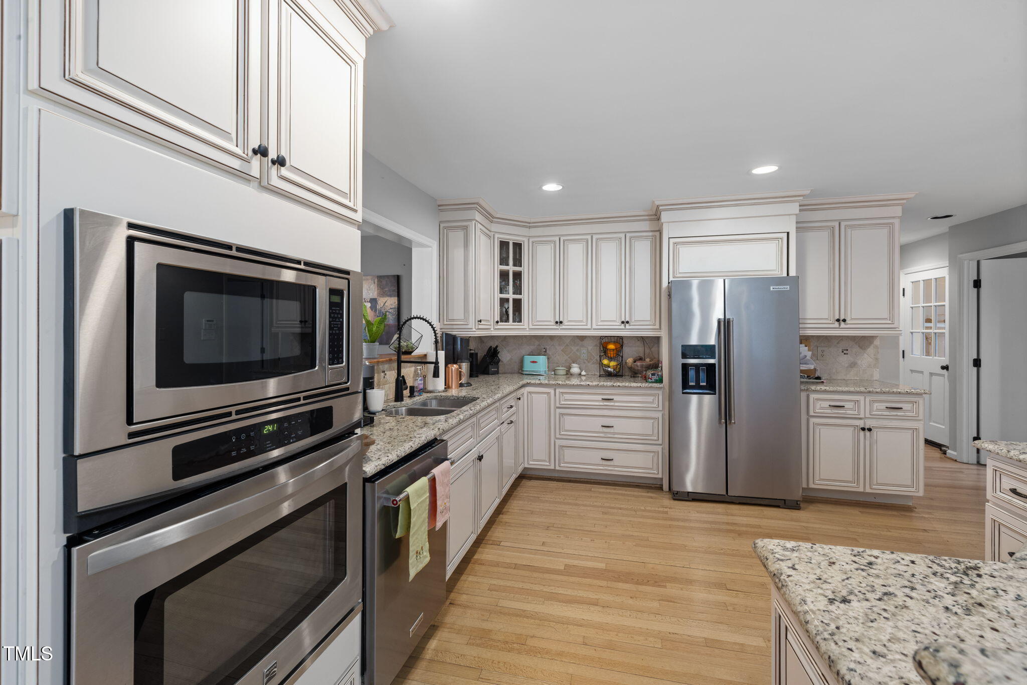 7917 Holly Springs Road Raleigh, NC 27606 - Photo 11 of 36 19-web-or-mls-7K5A8369