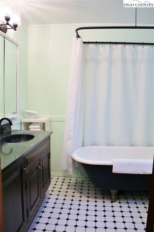 17 Grey Fox Ridge Road Banner Elk, NC 28604 - Photo 14 of 37 a bathroom with a sink and a mirror