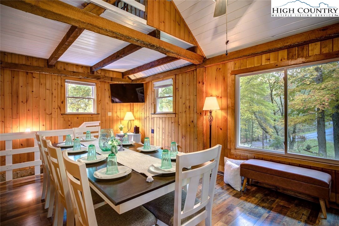 17 Grey Fox Ridge Road Banner Elk, NC 28604 - Photo 28 of 37 a living room with furniture and a window