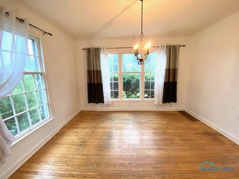 1606 Gilbert Road Toledo, OH 43614 - Photo 8 of 16 Dining room