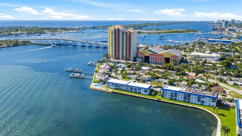 $220,000 | 400 Wilma Circle, Unit 206, Riviera Beach, FL 33404