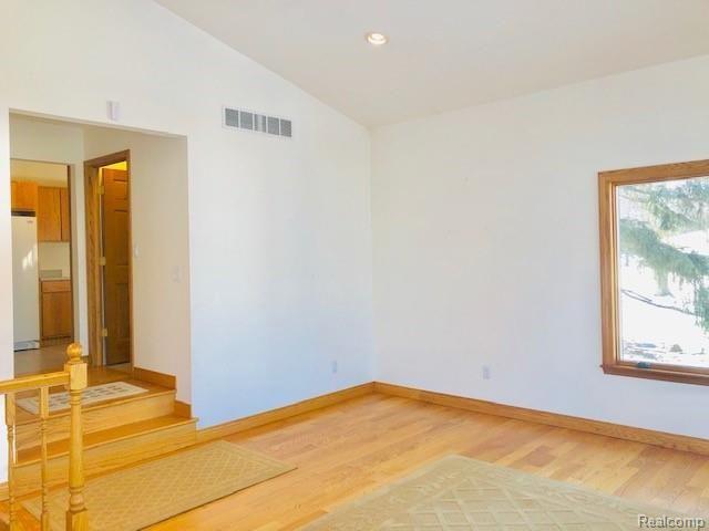 27140 Waltz Road New Boston, MI 48164 - Photo 7 of 43 w fam rm 2.jpg