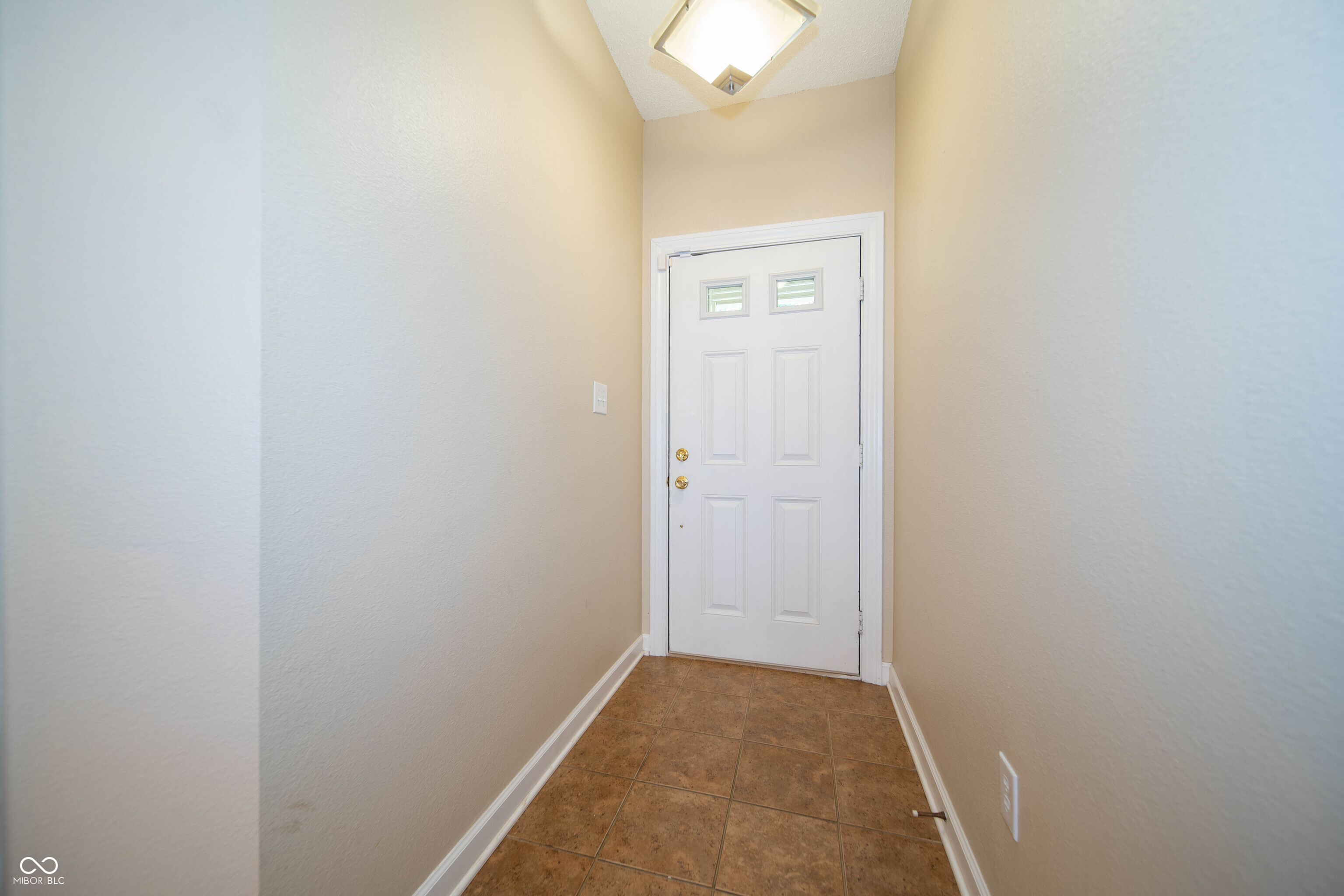 11044 Schoolhouse Road Fishers, IN 46037 - Photo 6 of 32