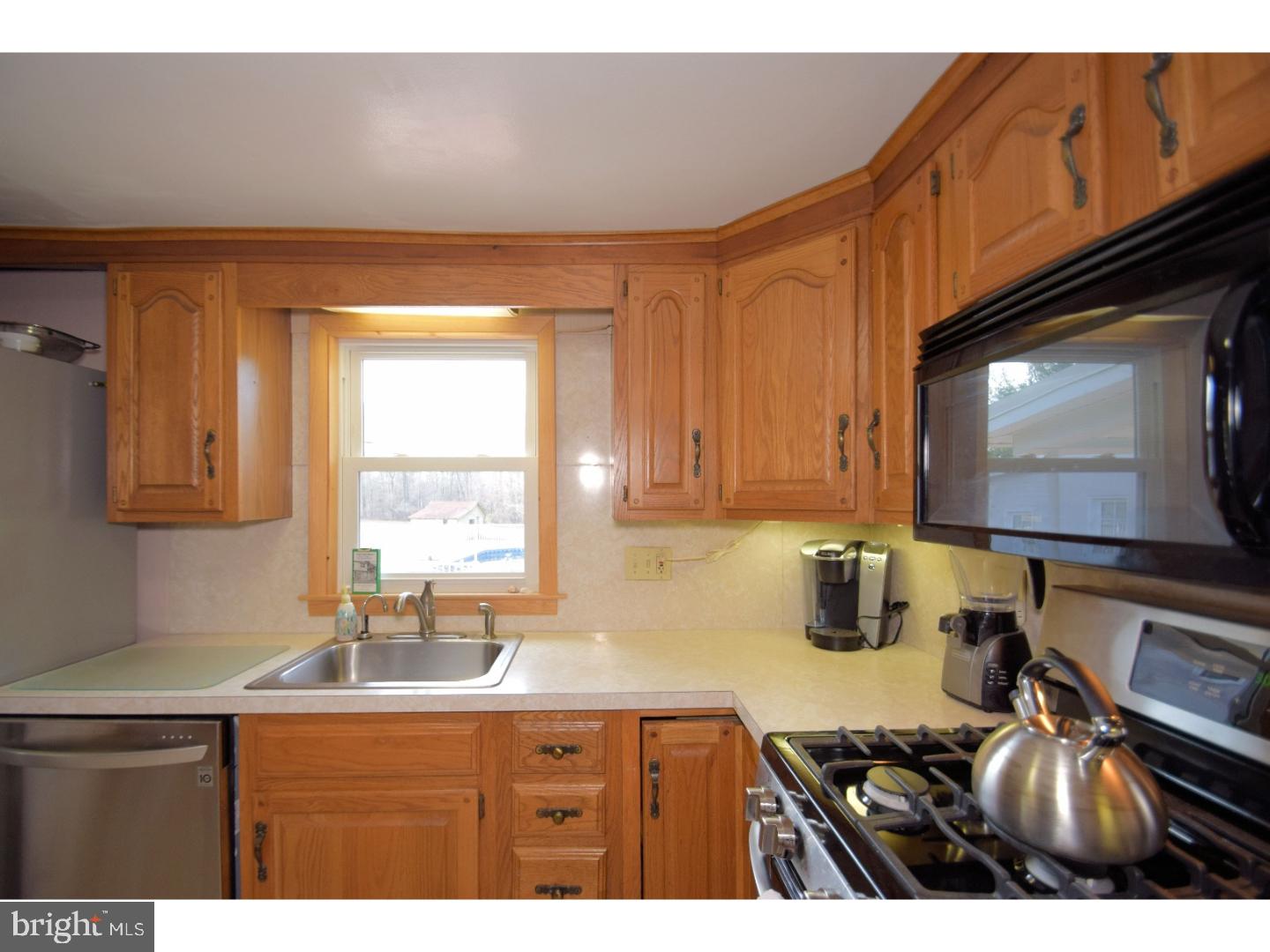 2529 Pickertown Road Warrington, PA 18976 - Photo 11 of 25 Kitchen