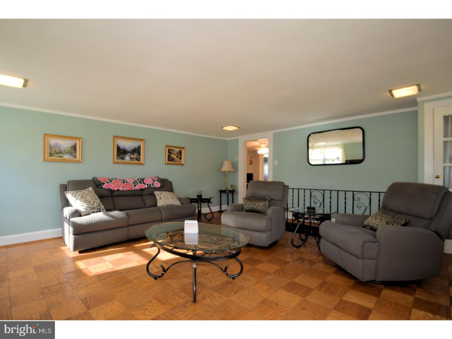 2529 Pickertown Road Warrington, PA 18976 - Photo 4 of 25 Living Room