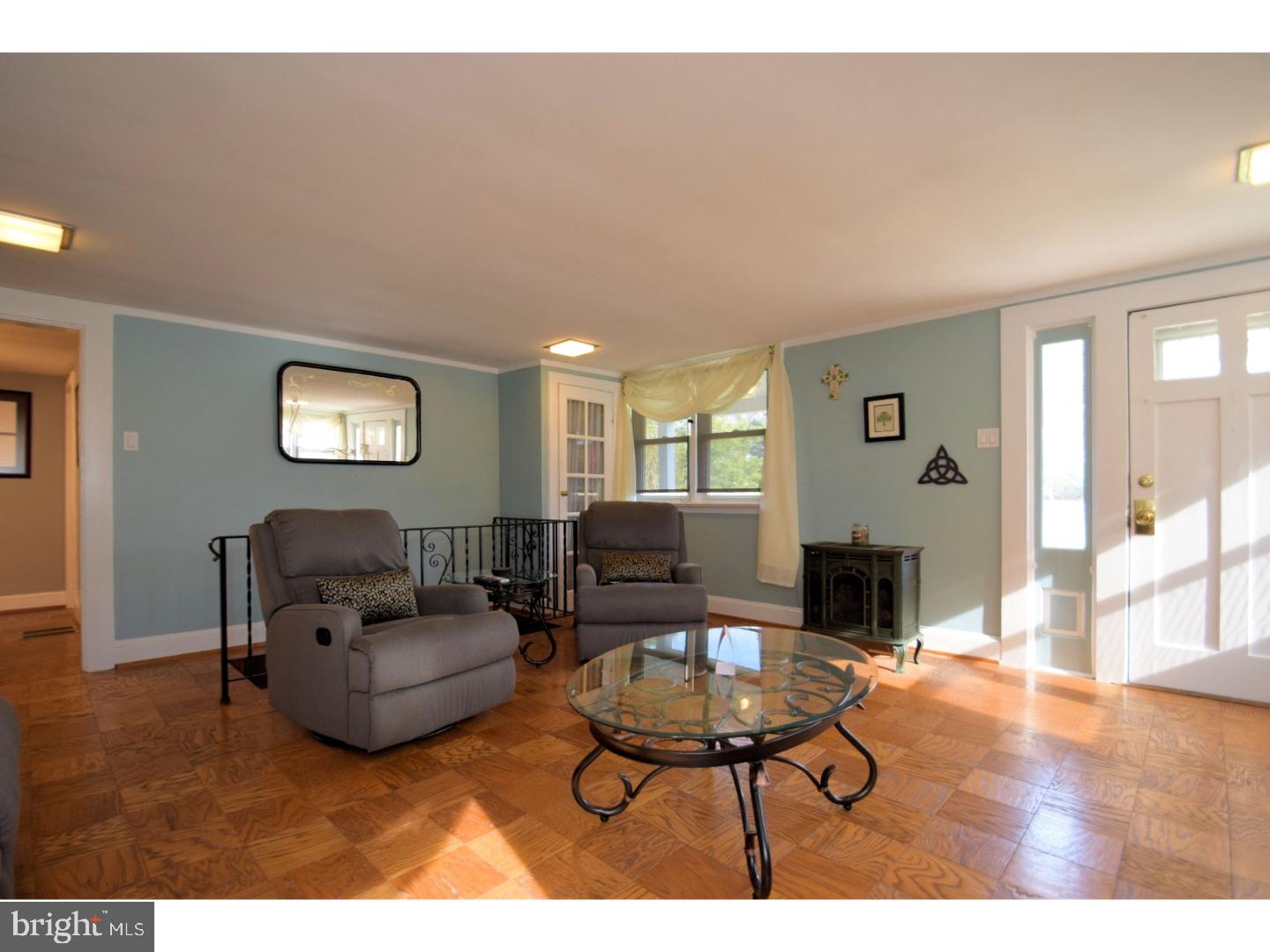 2529 Pickertown Road Warrington, PA 18976 - Photo 5 of 25 Living Room