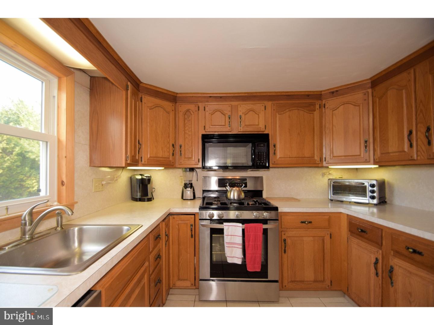 2529 Pickertown Road Warrington, PA 18976 - Photo 10 of 25 Kitchen
