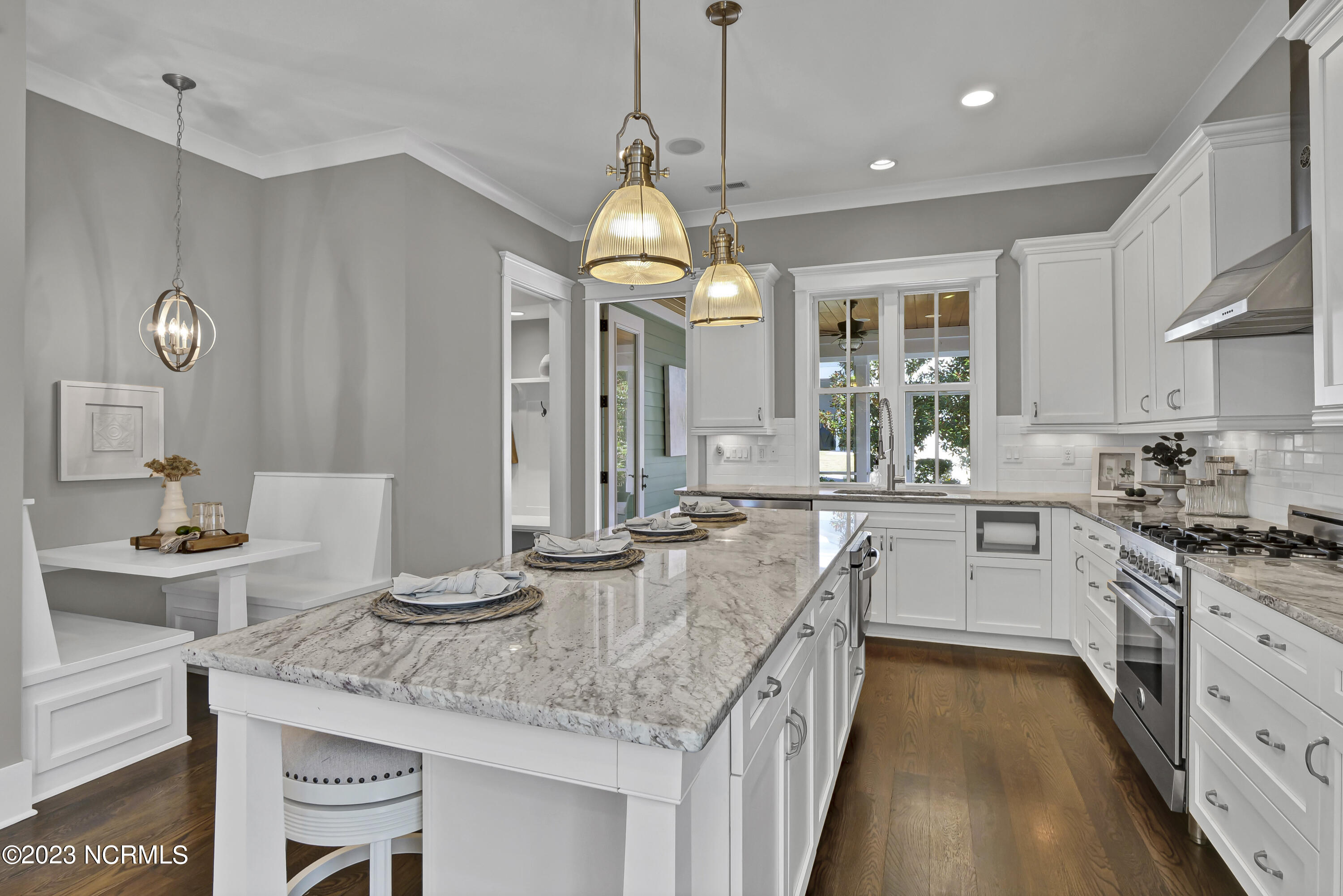 5421 Orton Point Road Wilmington, NC 28403 - Photo 17 of 92 Kitchen Island/Breakfast nook