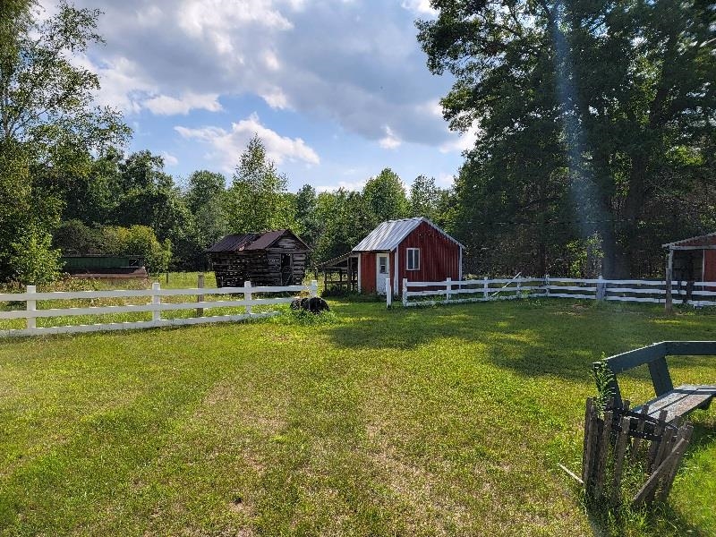 79 Sugar River Road Gladwin, MI 48624 - Photo 8 of 34