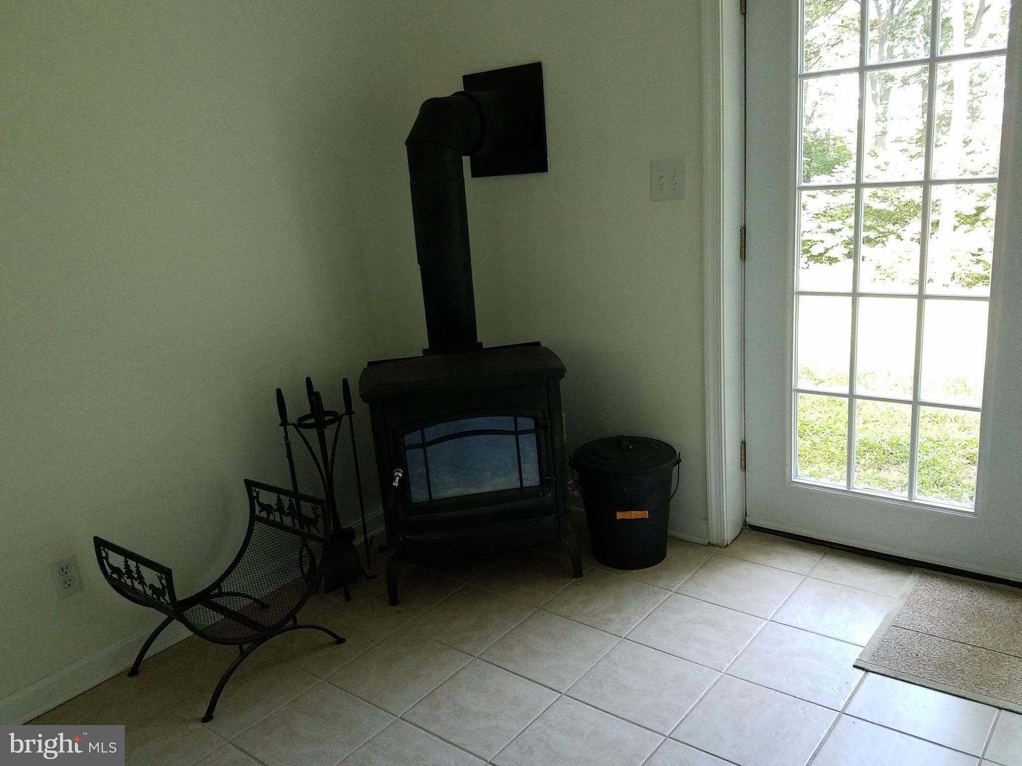 129 Allegheny Road Linden, VA 22642 - Photo 11 of 18 Interior (General)