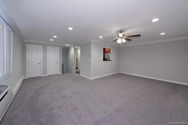 $2,350 | 20 Trafalgar Place, Unit 2005B, Coram, NY 11727