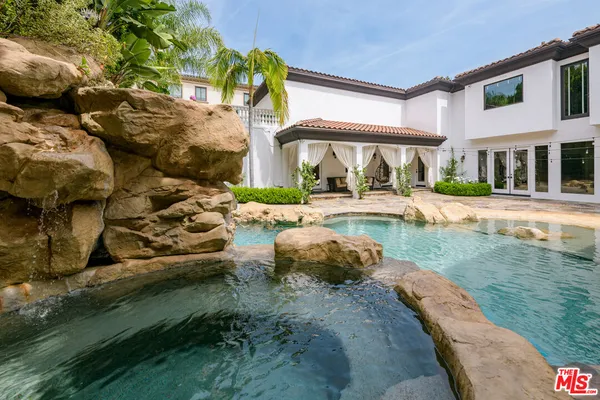 $25,000 | 4705 Los Feliz Boulevard, Los Angeles, CA 90027