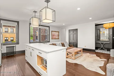 $4,100 | 169 Mason Street, Unit 1D, Greenwich, CT 06830