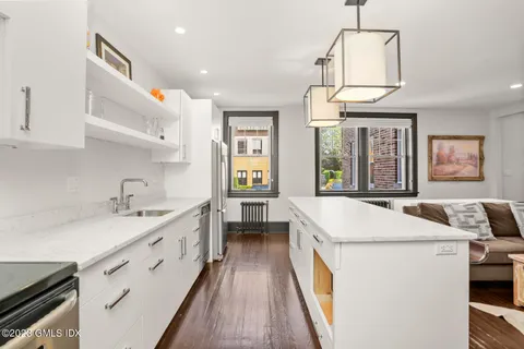 $4,100 | 169 Mason Street, Unit 1D, Greenwich, CT 06830